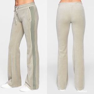 Pam & Gela Womens F21 Flare Pant with Side Stride  Sweatpants NWT M